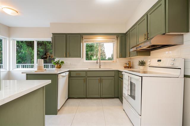 1648 Scarborough Crescent